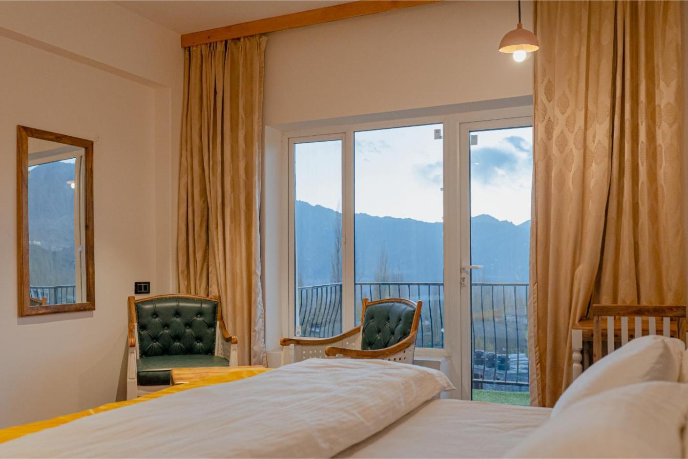 Hotel El Castello เลห์ ภายนอก รูปภาพ