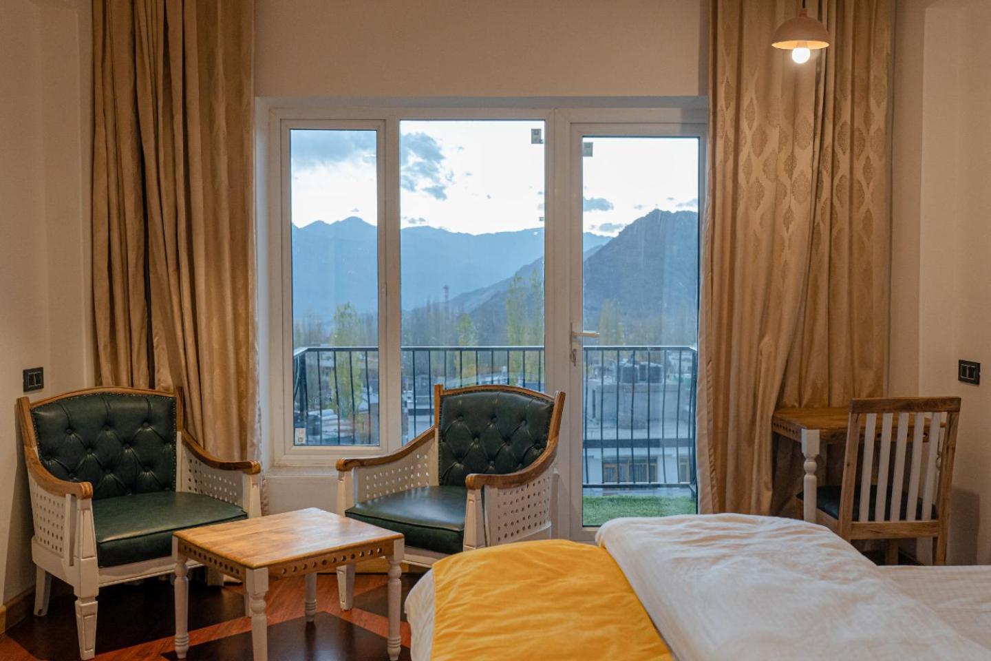 Hotel El Castello เลห์ ภายนอก รูปภาพ