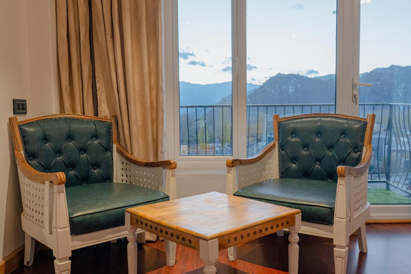 Hotel El Castello เลห์ ภายนอก รูปภาพ
