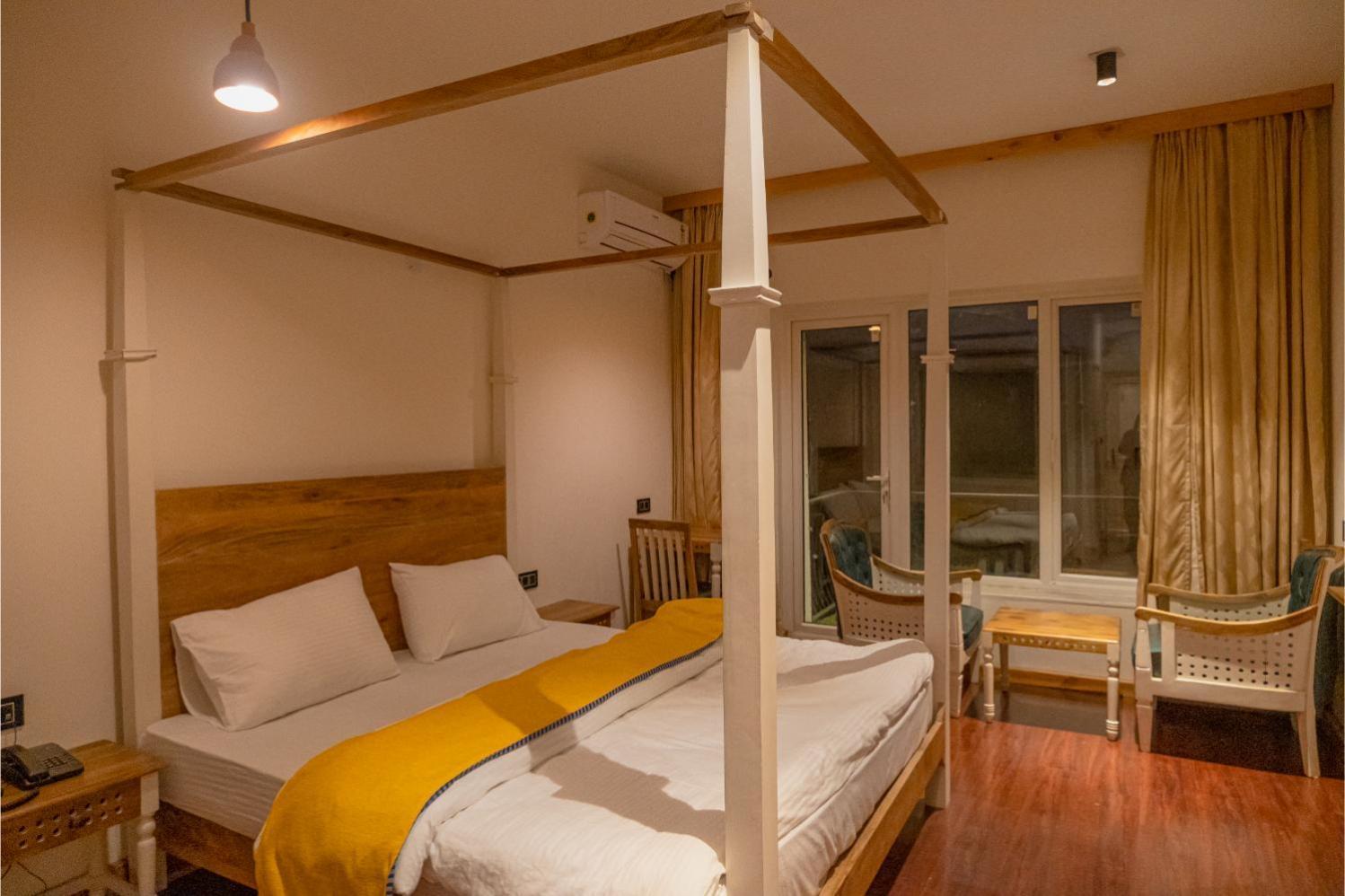 Hotel El Castello เลห์ ภายนอก รูปภาพ