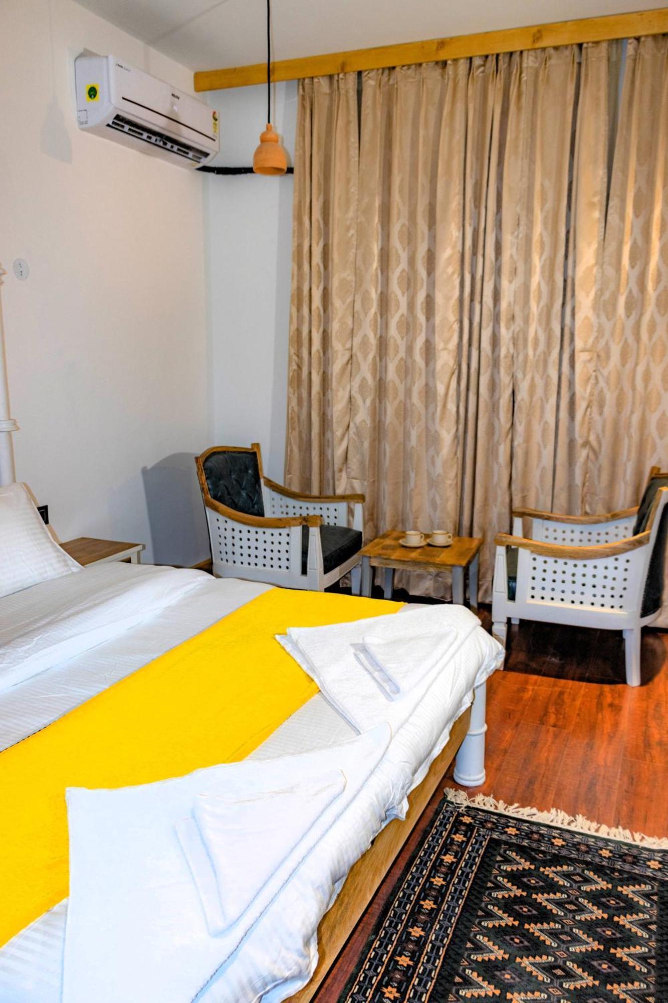Hotel El Castello เลห์ ภายนอก รูปภาพ
