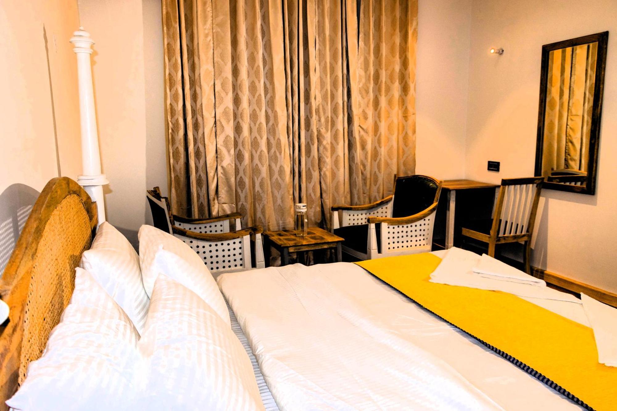 Hotel El Castello เลห์ ภายนอก รูปภาพ