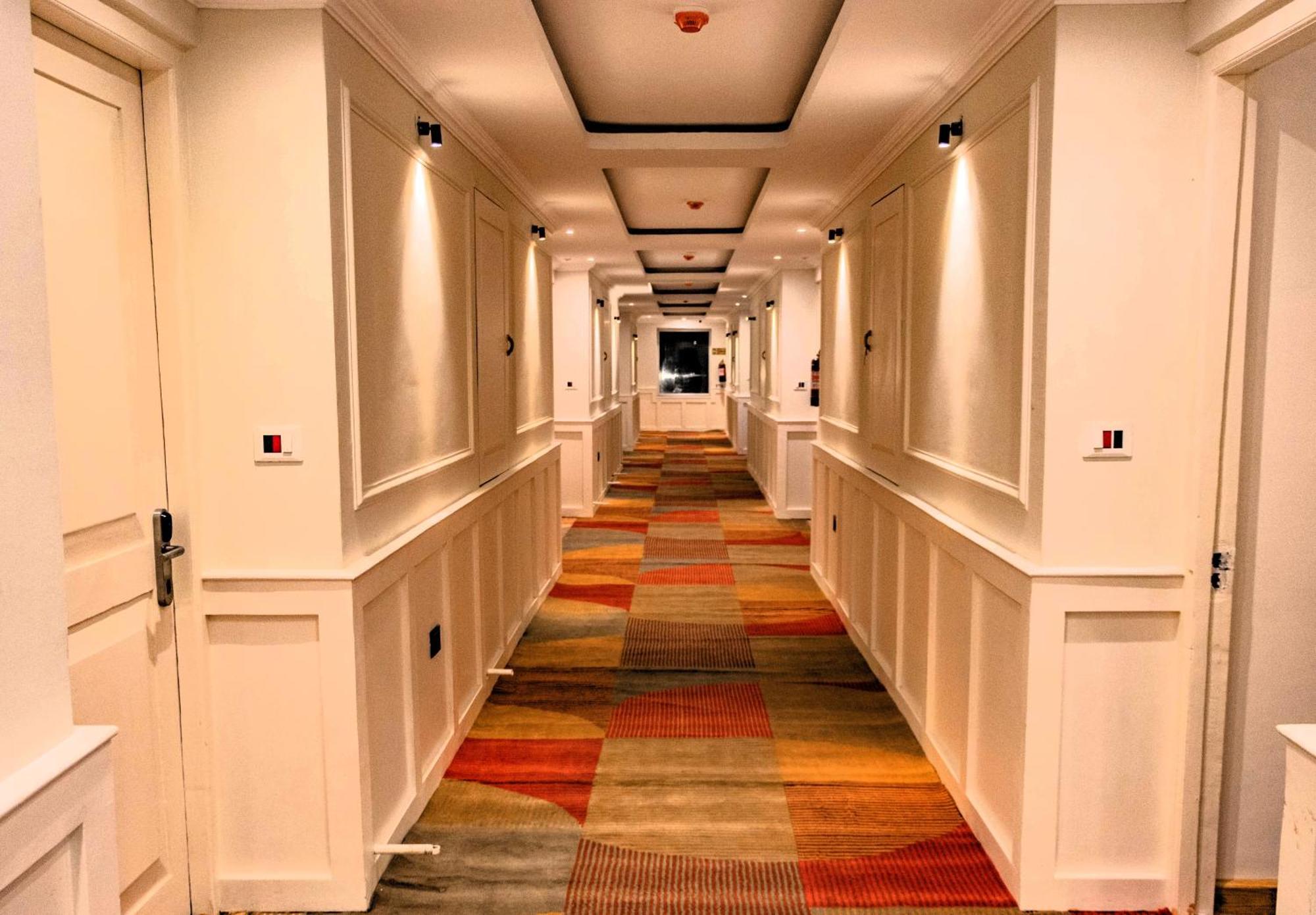 Hotel El Castello เลห์ ภายนอก รูปภาพ
